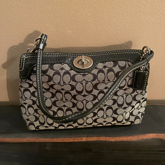 Auth Coach clutch wristlet purse black signature - Picture 1 of 1